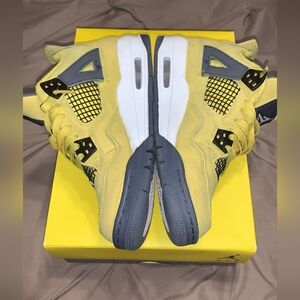 Grade School Jordan Retro 4 Lightning